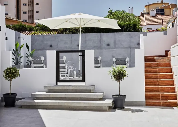 In Center New Salt Water Pool פואנגירולה
