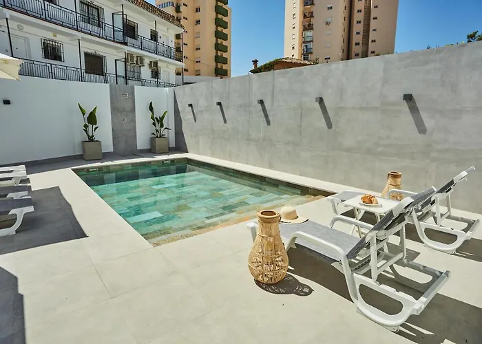 In Center New Salt Water Pool וילה