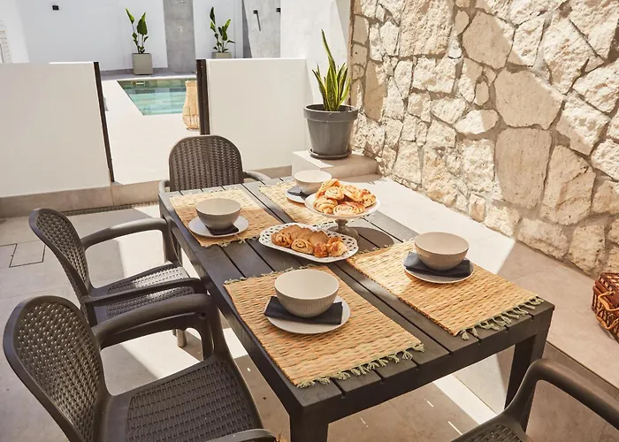 In Center New Salt Water Pool וילה *